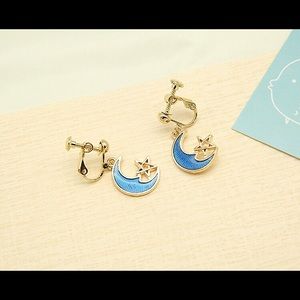 Moon earring